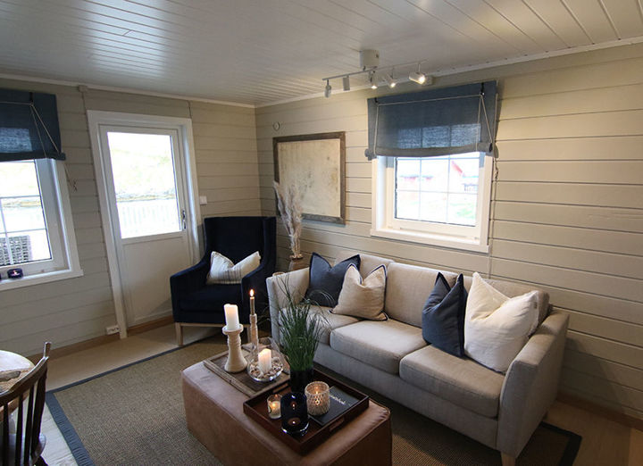 1700-talls liftgardin, roll-up, sort skinn, natur snor