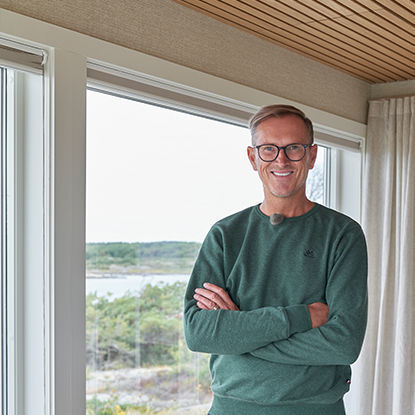 Enkel plisségardin, snorbetjent topphengt