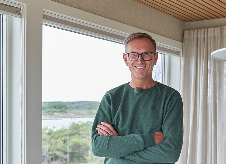 Enkel plisségardin, snorbetjent topphengt